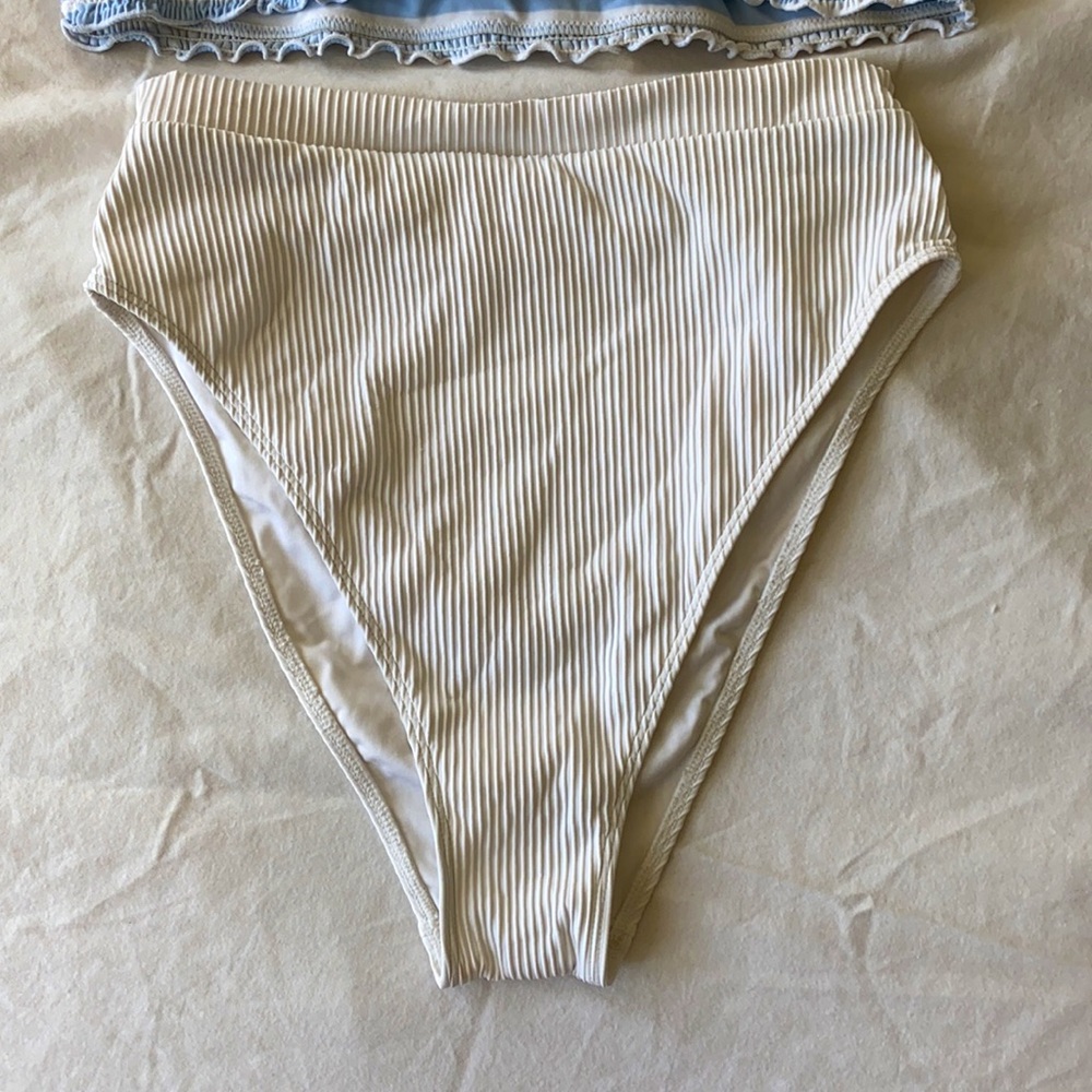 Bikini set - Picture 2 of 5